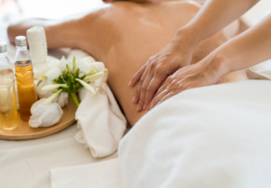 massage 2 foto Rückenmassage mit esoterischen Ölen